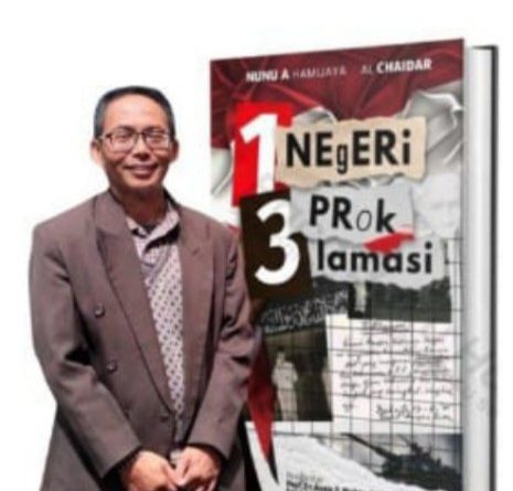 1 NEGERI, 3 PROKLAMASI: Studi Kasus Politik Historiografi Indonesia 1945-1950